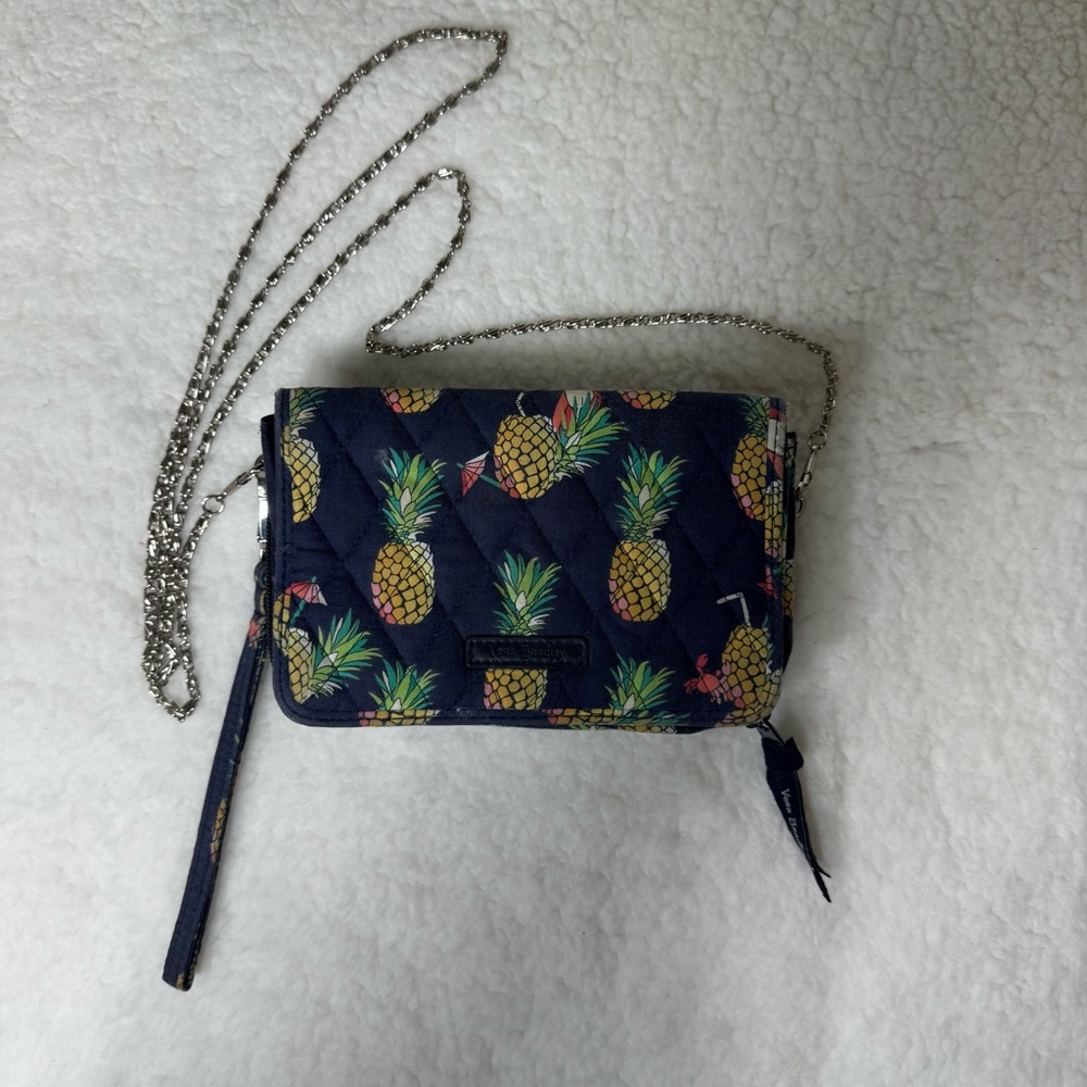 Vera Bradley Pineapple RFID Crossbody Wallet Wristlet Chain‎ Strap